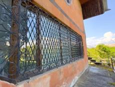 Продается в Сухум около вокзала пол дома 2 х этажный