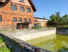 Продается в бабушаре дом 2 х этажный жилой и 50 соток земли 