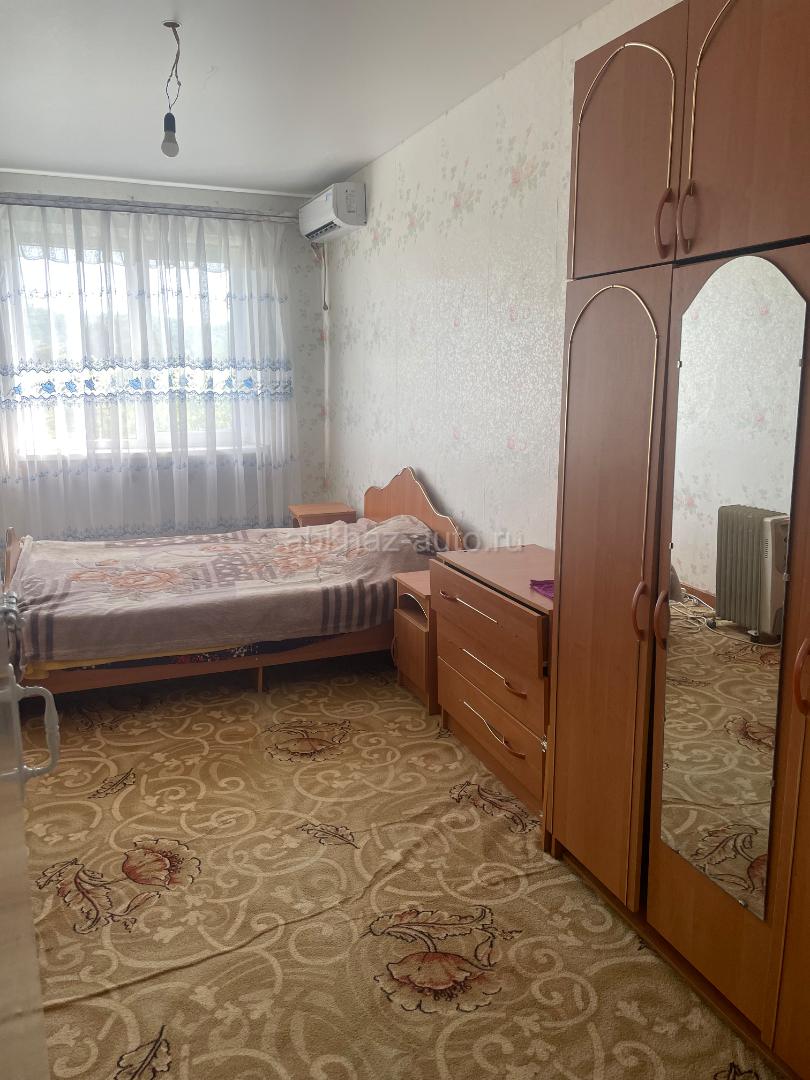 Квартира 2Х комнатная Бзыбь Гагра на долгий год 25.000 и посуточно 1000