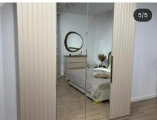 Срочно продаётся новый 4-х дверный шкаф.