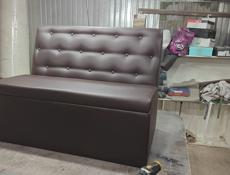 Реставрация и перетяжка мягкой мебели .