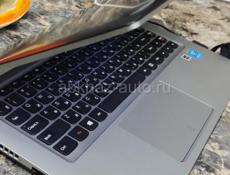 Ноутбук Lenovo.