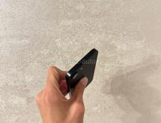 iPhone 16e идеал 