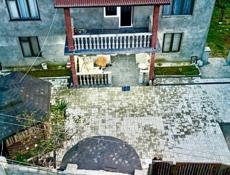 Продается участок с двумя домами в Сухуме, на Адыгейской улице.