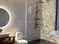 Продается участок с двумя домами в Сухуме, на Адыгейской улице.