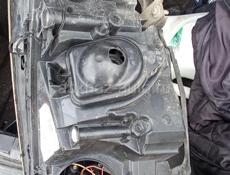 Правая фара на БМВ е60 