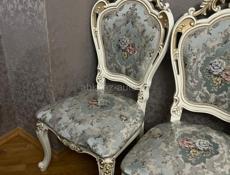 Продаются стулья в отличном состоянии. В своем целлофане. 