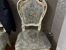 Продаются стулья в отличном состоянии. В своем целлофане.