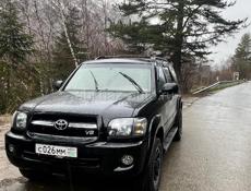 Toyota Sequoia