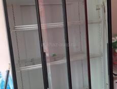 Продается витринный холодильник 