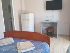 Сдаются уютные номера в гостевом доме на берегу моря с летней кухней