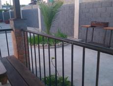 Сдаются уютные номера в гостевом доме на берегу моря с летней кухней