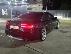 Audi S8