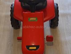 Детский трактор и стул для кормления 