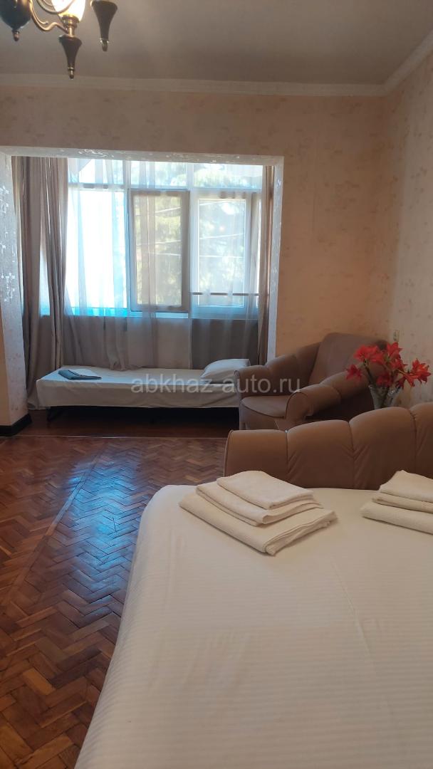 Квартира помесячно в центре Гагры