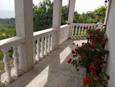 Продается 600 м от моря жилой 2х этажный дом недалеко от Нового Афона, Абхазия, пос. Приморское.