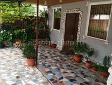 Посёлок Агудзера , сдаётся посуточно мини домик без хозяина, сдаётся местным гражданам и отдыхающим. Все вопросы по телефону ватсап +7947224120