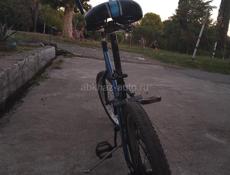 Продаю велик срочно заднию камеру надо заклеить супер клей в подарок 