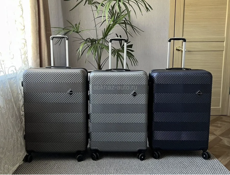 Чемоданы на колесах 3 шт 