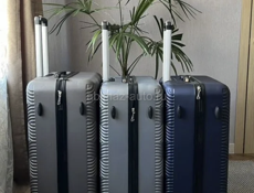 Чемоданы на колесах 3 шт 