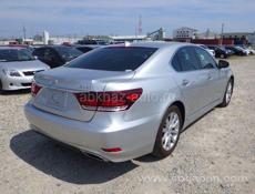 Lexus LS