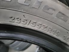 235 55 R19