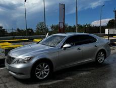 Lexus LS