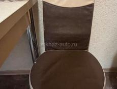 Стол и стояли