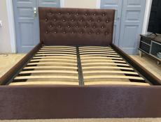 Кровать с матрасом