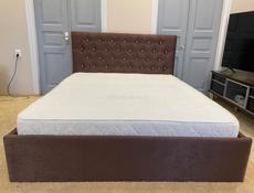 Кровать с матрасом
