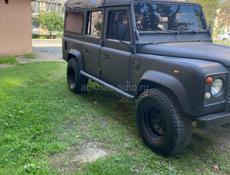 Land Rover 110 Defender