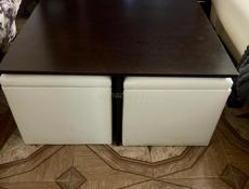 Журнальный стол с четырьмя пуфами