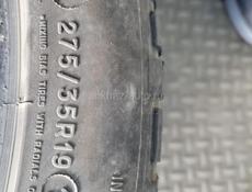 275 35 R19 две штук