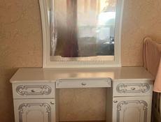 Трельяж с зеркалом . Доставка обговаривается 