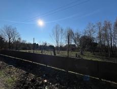 70 сотых, хочу 4м на учатке можно строить все что захочешь место позваляет находится в очень хорошем рядом шашлычная где готовят самый вкусный шашлык в Абхазии