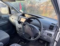 Тойота Вокси 2005 г и тд