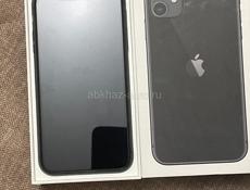 iPhone 11 64 Гб в черном цвете.