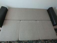 Диван в отличном состоянии . Доставка обговаривается 