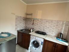 Сдаю на год 1-комнатную квартиру. 