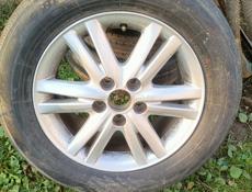 Продам диск с шиной R16 цена дагаварная 