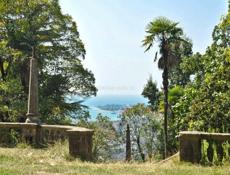 Здание в центре Сухум под ресторан, офис, банк, модный клуб-25млн.р.