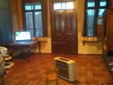 Продам дом 5 комнатны жилой есть родник питьевая вода большой гараж 