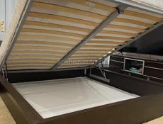 Кровать Большая с матрасом и тумбами