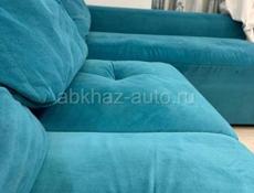 Угловой диван . Доставка обговаривается 