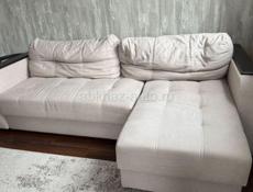 Угловой диван . Доставка обговаривается 
