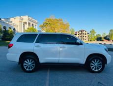 Toyota Sequoia