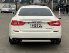 Maserati Quattroporte