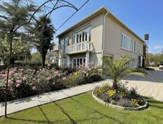 Огромный дом в центре Очамчиры.