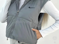 В наличии женская одежда 