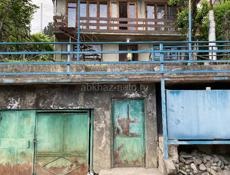 Дом в центре города старый Сухум